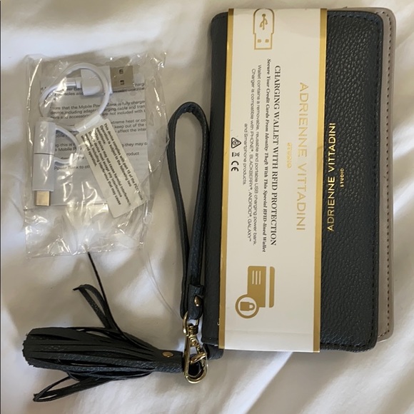 Adrienne Vittadini Handbags - Charging wallet with RFID protection